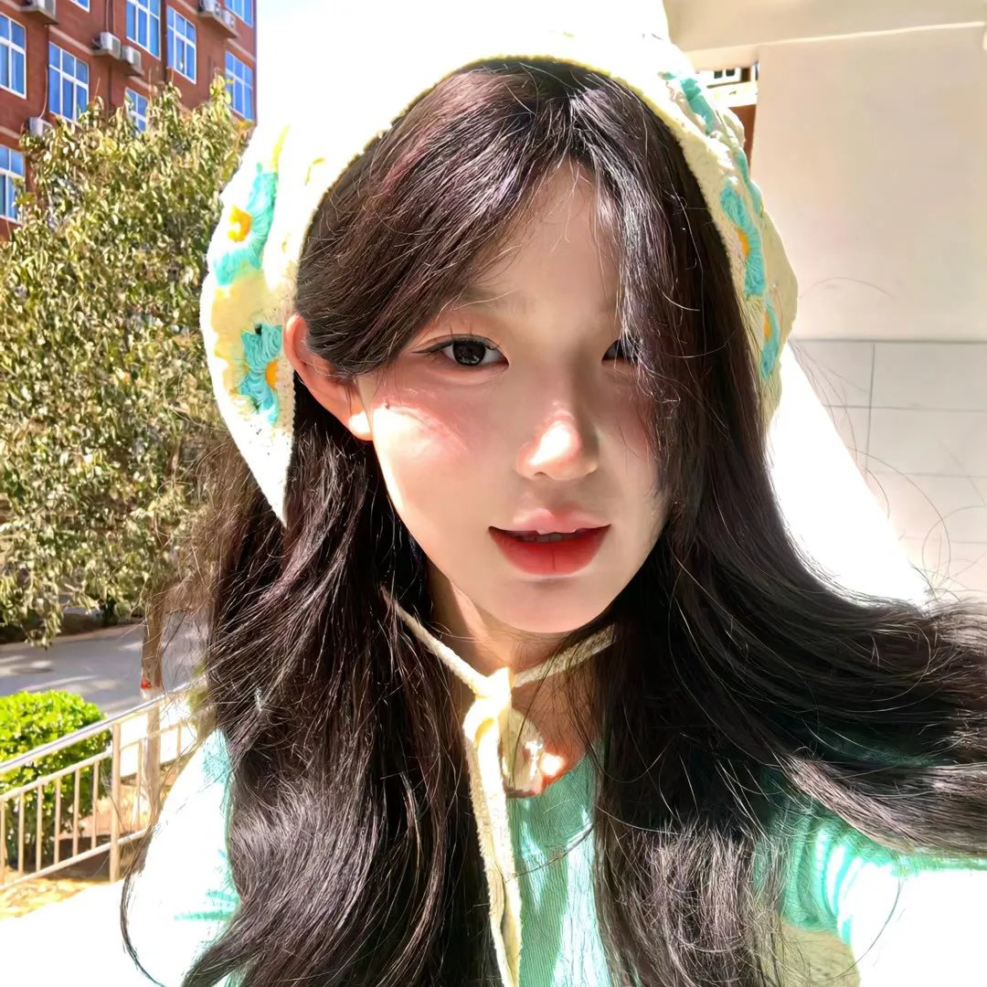 蜘蛛网中的女孩